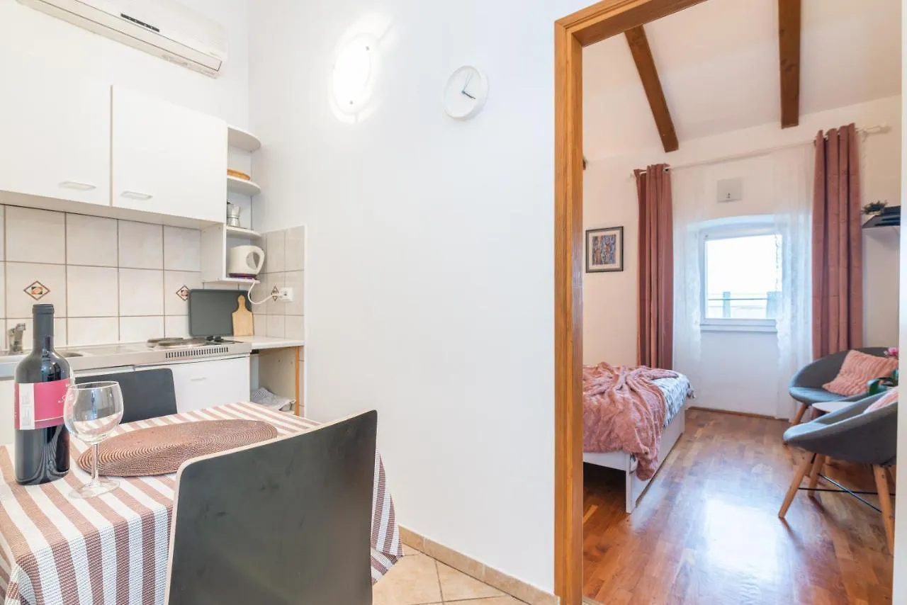 Apartment Gobac Icici
